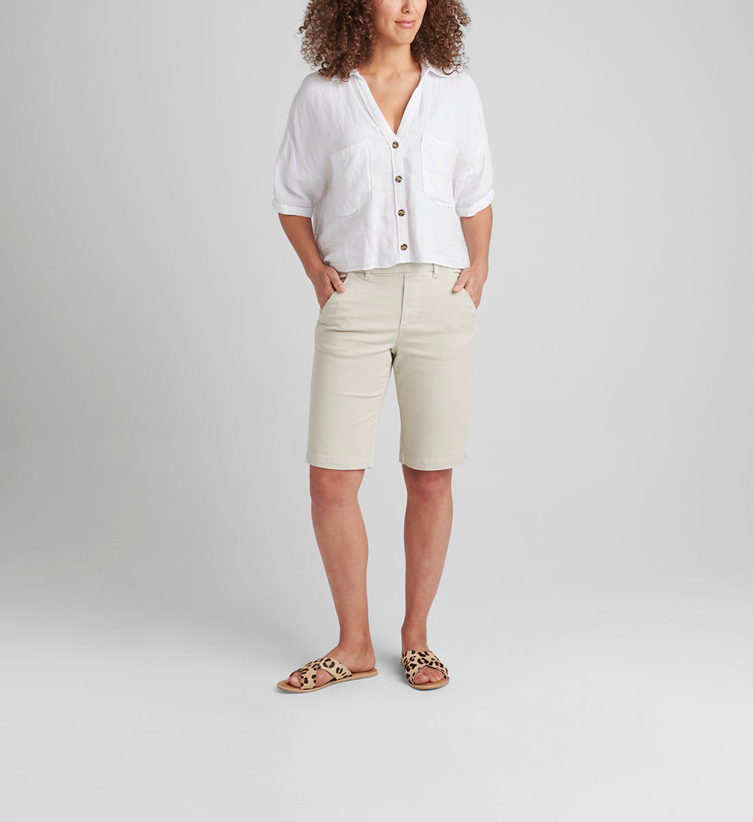 Maddie Mid Rise Bermuda Pull-On Short Petite