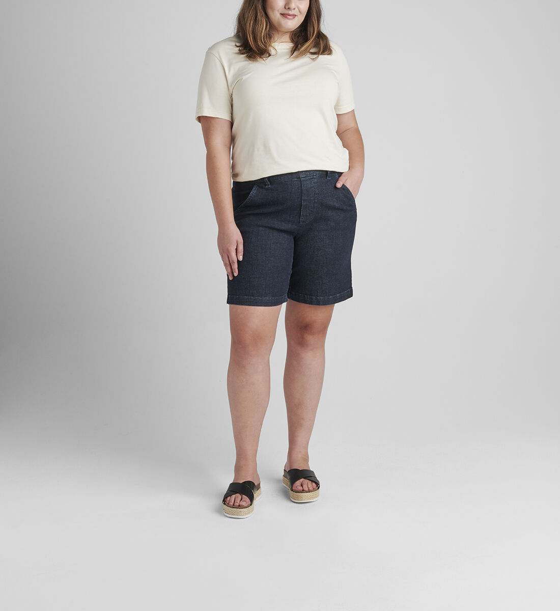 Maddie Mid Rise 8-inch Pull-On Short Plus Size Front