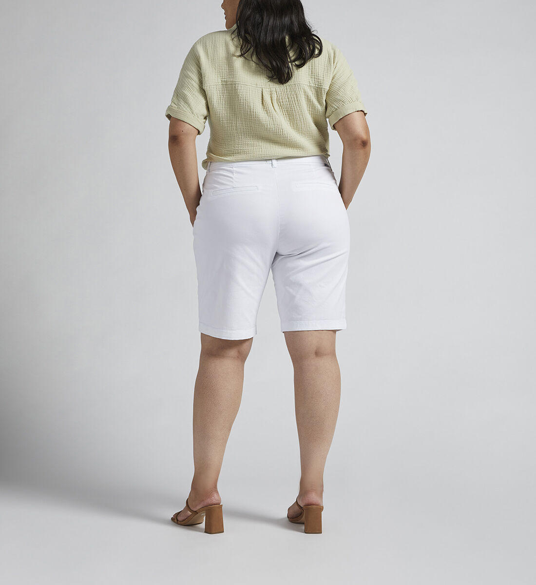 Maddie Mid Rise Bermuda Pull-On Short Plus Size,White Back