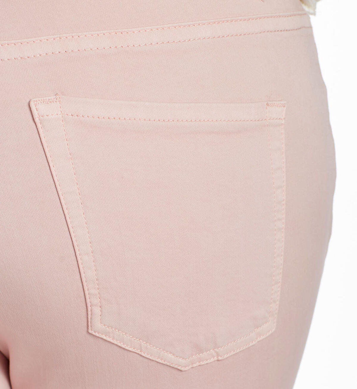 Carter Girlfriend Jean Conch Shell Pink Detail image number 3