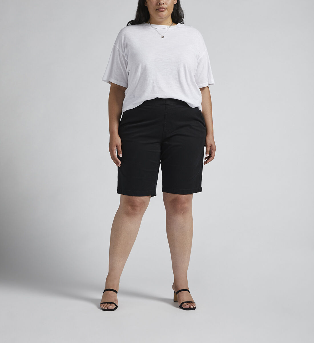 Maddie Mid Rise Bermuda Pull-On Short Plus Size,Black Front